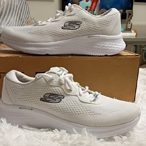 Skechers Women's Sz 9.5 Shoes Sneakers